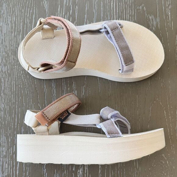 Teva Platform Women’s Metallic Universal Sandals Casual Shoes Size 8 EUC - Picture 1 of 12